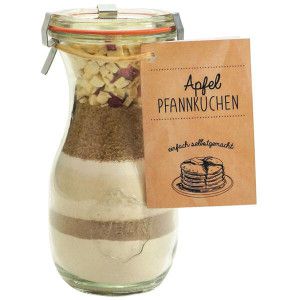 Backmischung im Glas für Apfel Pfannkuchen